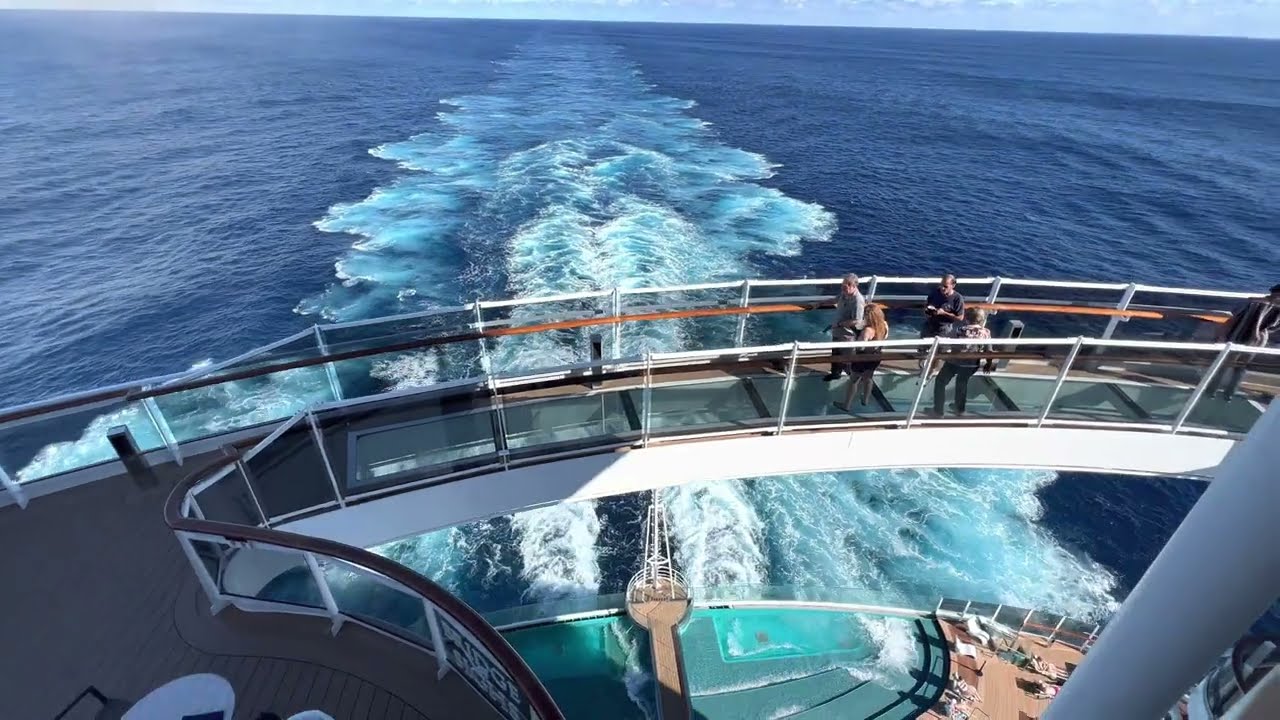 Kreuzfahrtschiff auf dem Atlantik